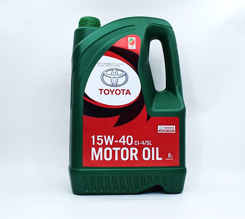 زيت محرك بنزين (15w/40) من تويوتا سعه 6لتر